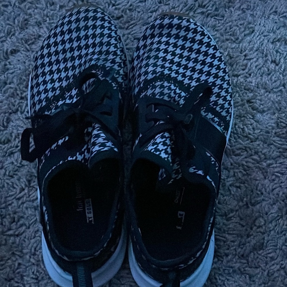 workout shoes